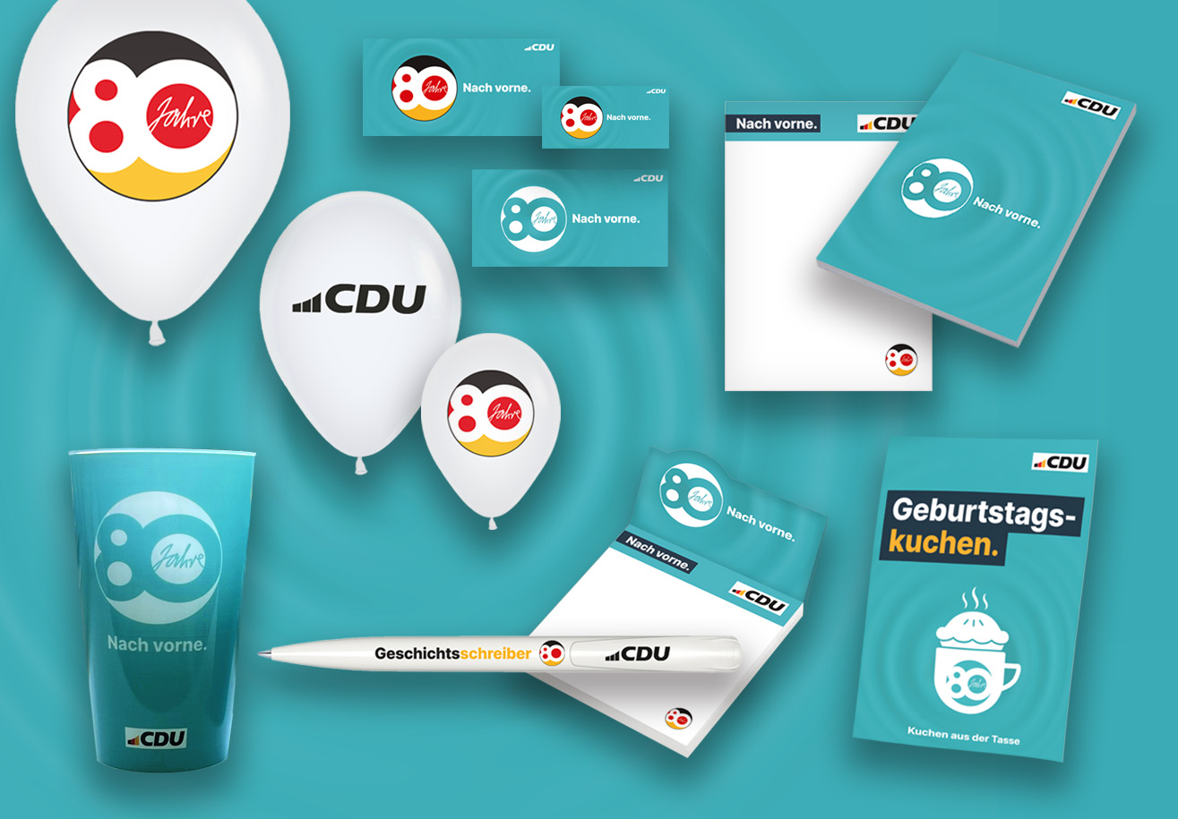 Produktabbildungen 80 Jahre CDU: Trinkbecher, Luftballon, Kugelschreiber, Notizblock, Aufkleber usw.