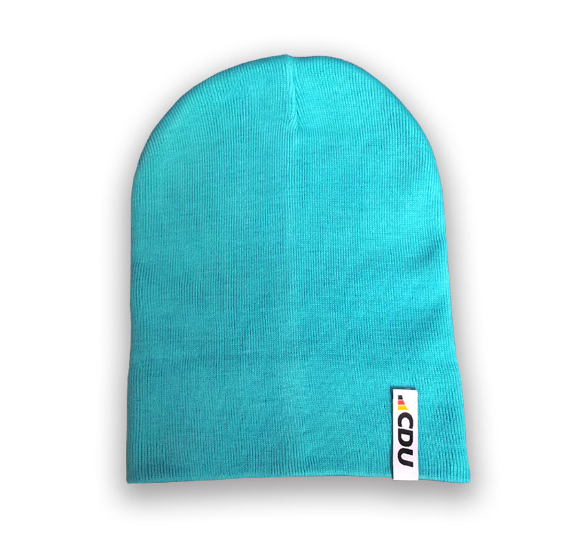 Gleiche Mütze, nur mit runtergeklapptem Umschlag.