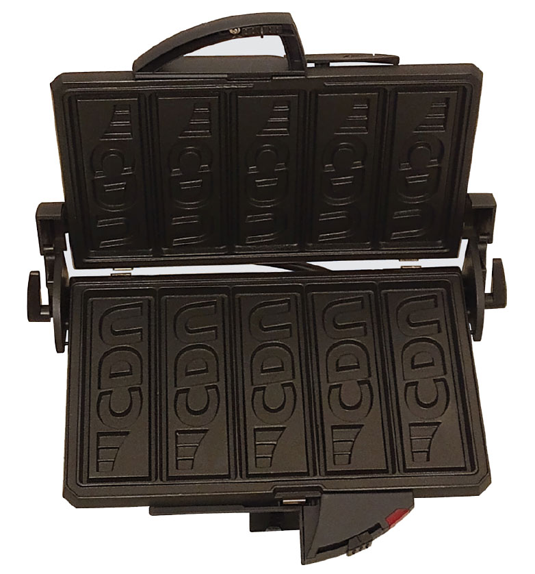 Abbildung eines aufgeklappten Waffeleisens. Ausgestattet mit 5 CDU-Logo-Waffelformen, die in das Eisen eingeprägt sind.