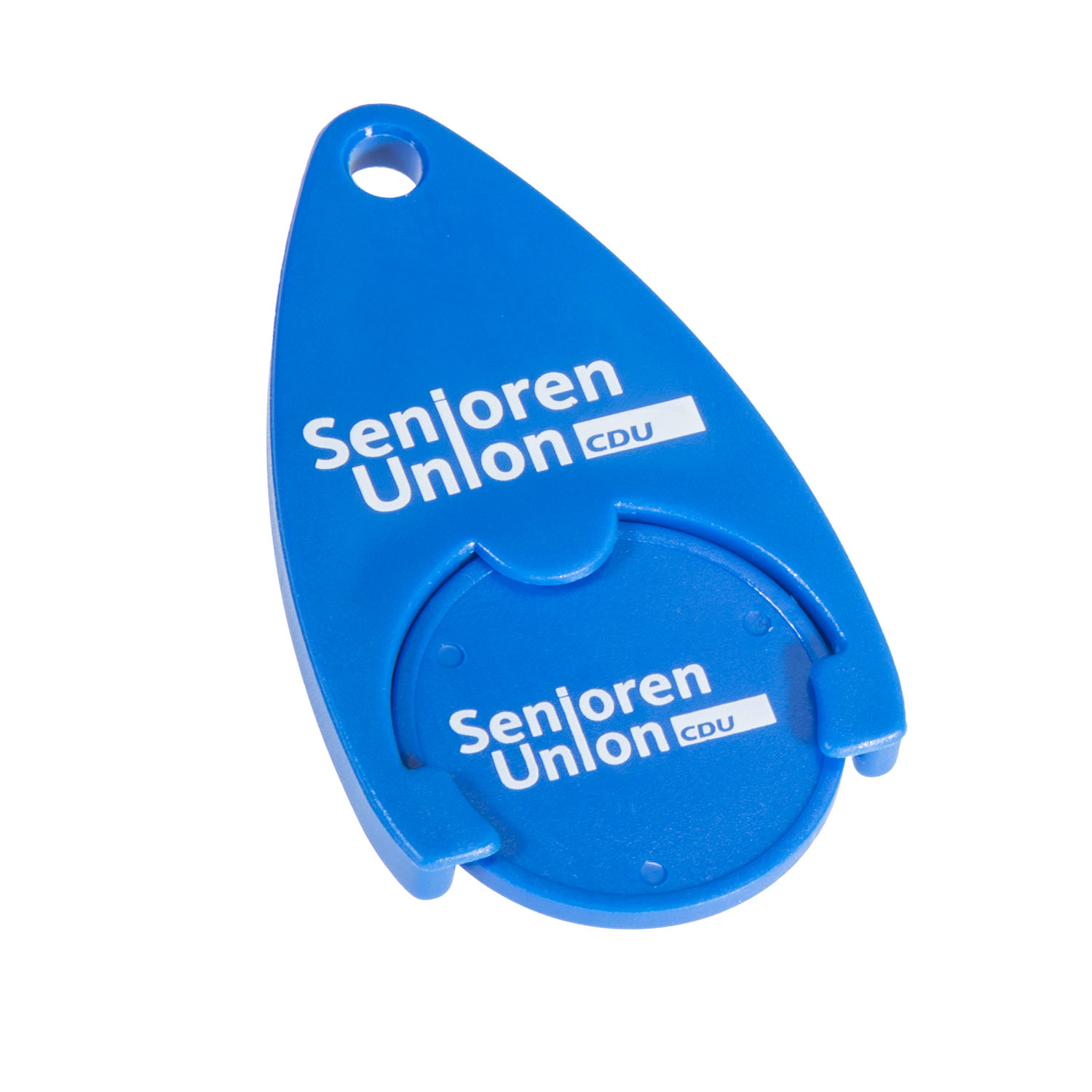 Einkaufswagenhalter mit Chip. Ganz in Blau und Aufdruck in Weiß: Senioren-Union. Jeweils auf Halter und Chip.