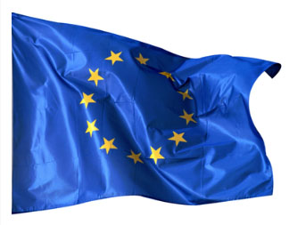 Europa-Fahne im Querformat. Blau mit gelben Sternenkreis.