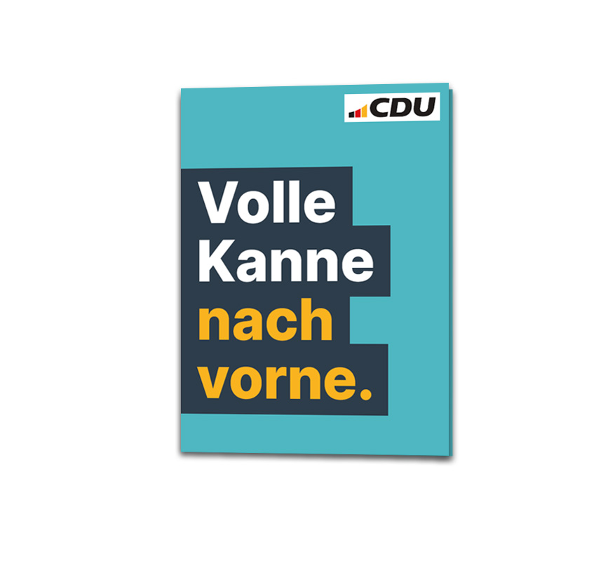 Kleines Klappkärtchen in Türkis mit CDU-Logo und Text: Volle Kanne nach vorne.
