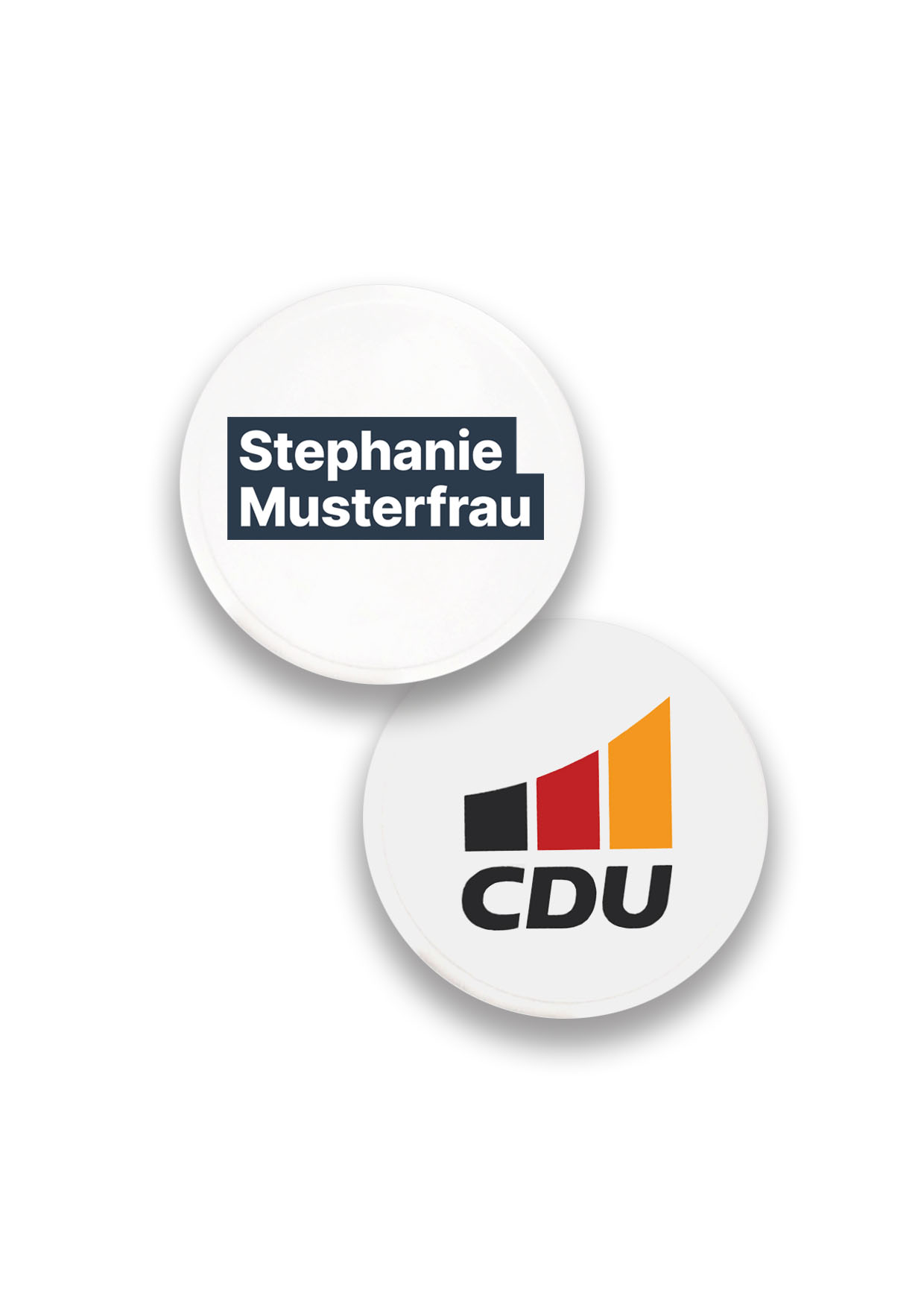 Einkaufswagen-Chip 1 Euro in Weiß. Chip der einen Seite: Stephanie Musterfrau. Chip der anderen Seite: CDU in Schwarz und dreifarbigem Bogen.